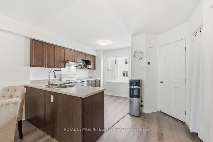 Photo 8 at 404 Sadar Private, Nepean (Cedargrove/Fraserdale), Ottawa