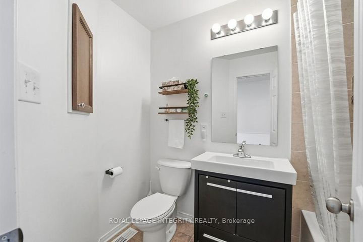 Photo 25 at 404 Sadar Private, Nepean (Cedargrove/Fraserdale), Ottawa
