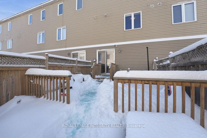 Photo 29 at 404 Sadar Private, Nepean (Cedargrove/Fraserdale), Ottawa