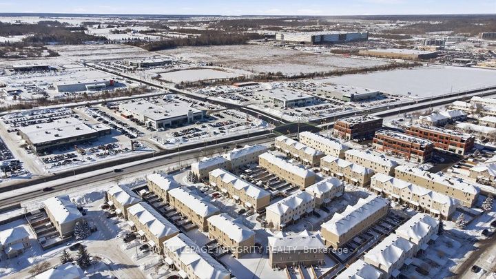 Photo 32 at 404 Sadar Private, Nepean (Cedargrove/Fraserdale), Ottawa