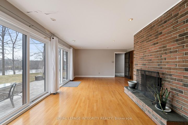 Photo 5 at 2061 Prince Of Wales Drive, Nepean (Rideau Heights/Rideau River), Ottawa