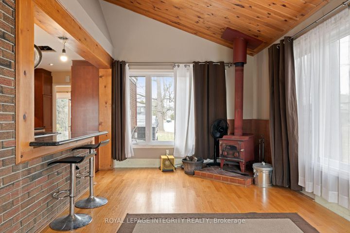 Photo 8 at 2061 Prince Of Wales Drive, Nepean (Rideau Heights/Rideau River), Ottawa