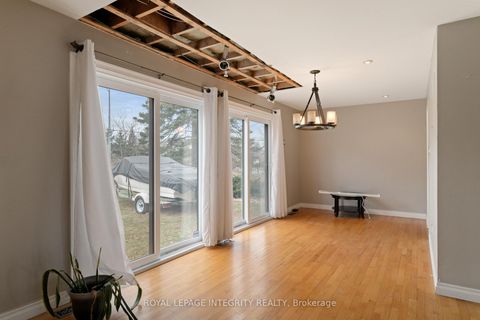 Photo 9 at 2061 Prince Of Wales Drive, Nepean (Rideau Heights/Rideau River), Ottawa