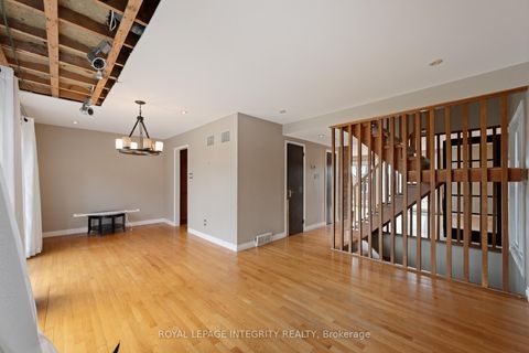 Photo 10 at 2061 Prince Of Wales Drive, Nepean (Rideau Heights/Rideau River), Ottawa
