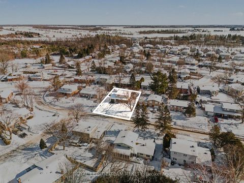 Photo 21 at 19 Chanonhouse Drive, Richmond, Stittsville