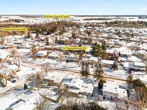 Photo 24 at 19 Chanonhouse Drive, Richmond, Stittsville