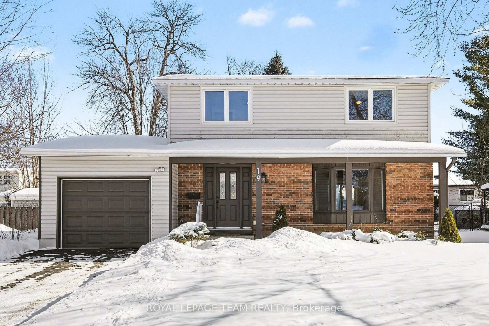 19 Chanonhouse Drive, Richmond, Stittsville 2