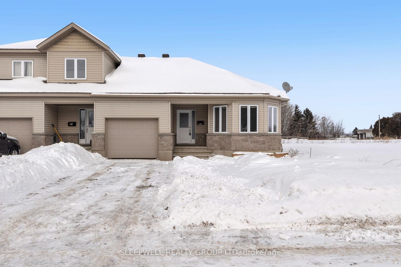 94 Fourth Avenue, Arnprior 2