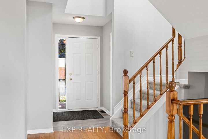 Photo 2 at 32 Peacock Crescent, Nepean (Cedargrove/Fraserdale), Ottawa