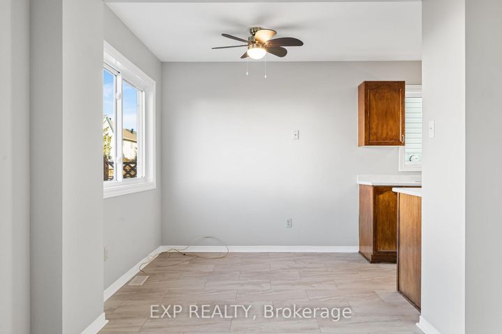 Photo 8 at 32 Peacock Crescent, Nepean (Cedargrove/Fraserdale), Ottawa