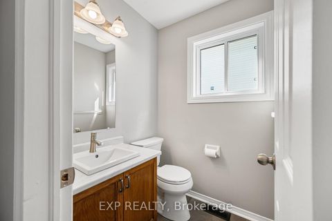 Photo 4 at 32 Peacock Crescent, Nepean (Cedargrove/Fraserdale), Ottawa