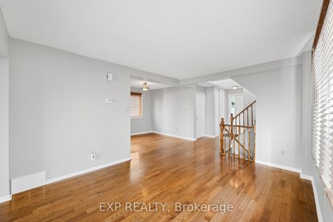 Photo 12 at 32 Peacock Crescent, Nepean (Cedargrove/Fraserdale), Ottawa