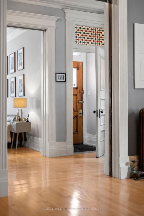 Photo 3 at 553 Gilmour Street, Ottawa Centre