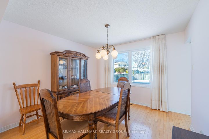Photo 14 at 52 Thare Crescent, Nepean (Knollsbrook), Ottawa