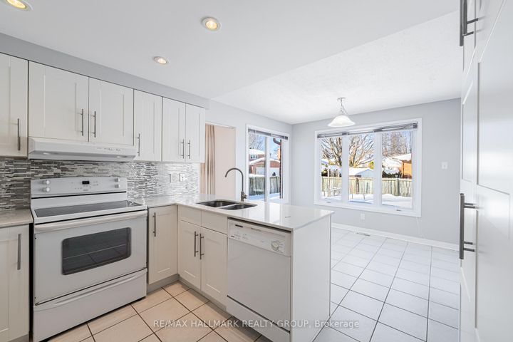 Photo 22 at 52 Thare Crescent, Nepean (Knollsbrook), Ottawa