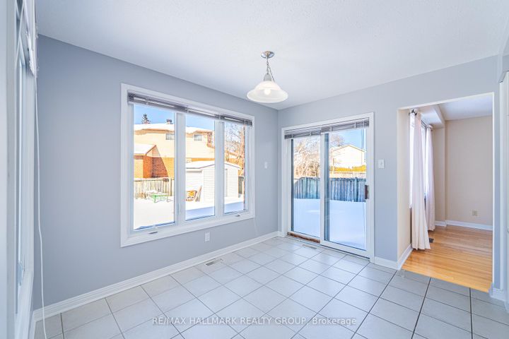 Photo 25 at 52 Thare Crescent, Nepean (Knollsbrook), Ottawa