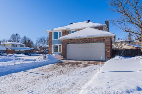 Photo 1 at 52 Thare Crescent, Nepean (Knollsbrook), Ottawa