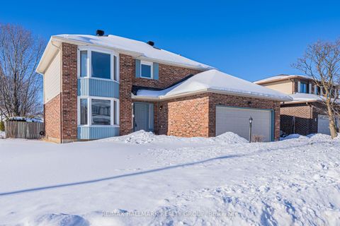 Photo 3 at 52 Thare Crescent, Nepean (Knollsbrook), Ottawa