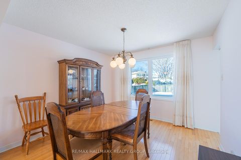 Photo 14 at 52 Thare Crescent, Nepean (Knollsbrook), Ottawa