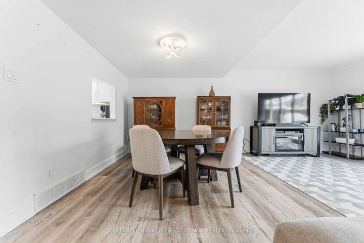 Photo 7 at 33 Monterey Drive, Nepean (Leslie Park), Ottawa