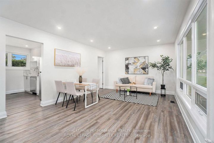 Photo 3 at 26 Majestic Drive, Nepean (Manordale), Ottawa