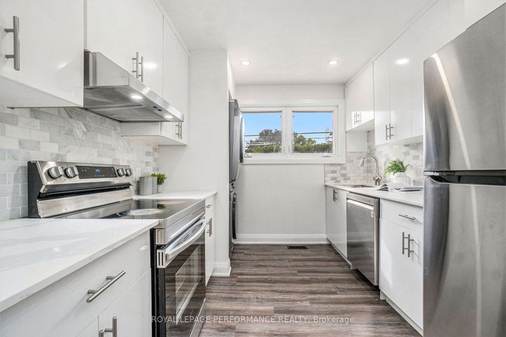 Photo 6 at 26 Majestic Drive, Nepean (Manordale), Ottawa