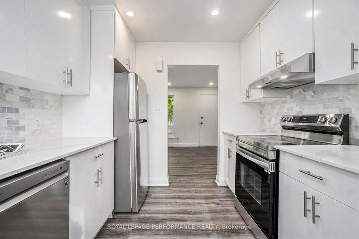 Photo 7 at 26 Majestic Drive, Nepean (Manordale), Ottawa