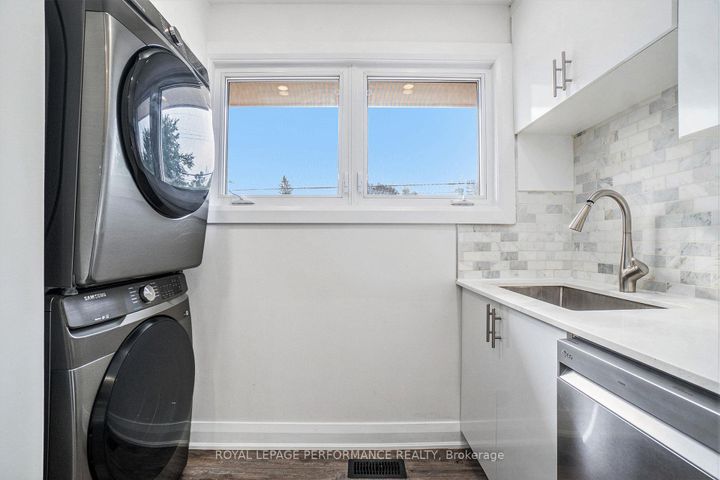 Photo 8 at 26 Majestic Drive, Nepean (Manordale), Ottawa