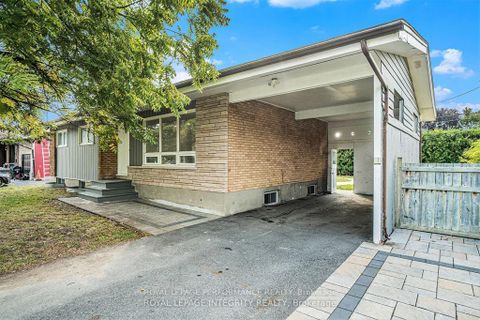 Photo 1 at 26 Majestic Drive, Nepean (Manordale), Ottawa