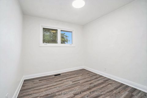 Photo 11 at 26 Majestic Drive, Nepean (Manordale), Ottawa