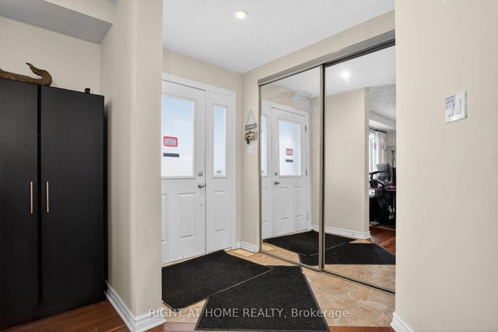 Photo 1 at 307 VENTANNA Way, Nepean (Strandherd), Ottawa