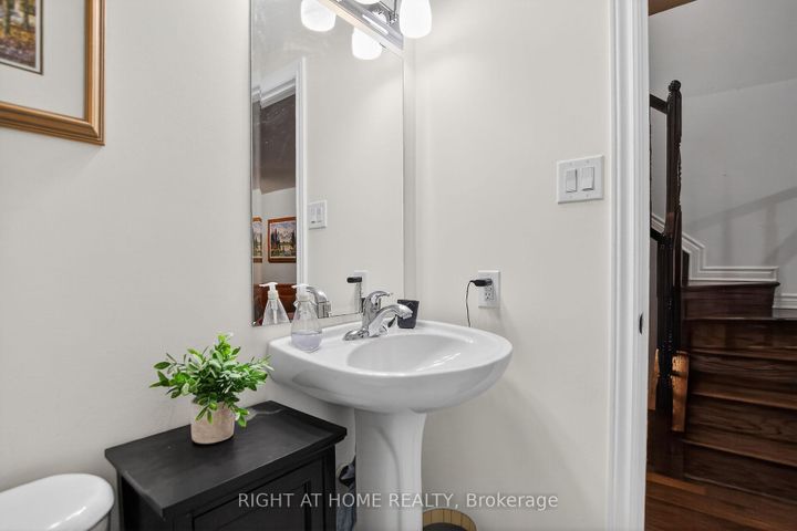 Photo 7 at 307 VENTANNA Way, Nepean (Strandherd), Ottawa