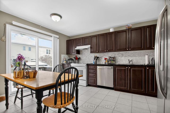 Photo 9 at 307 VENTANNA Way, Nepean (Strandherd), Ottawa