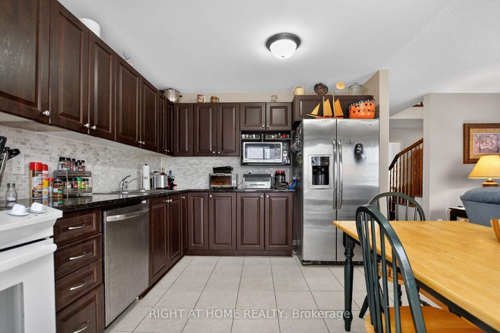Photo 11 at 307 VENTANNA Way, Nepean (Strandherd), Ottawa