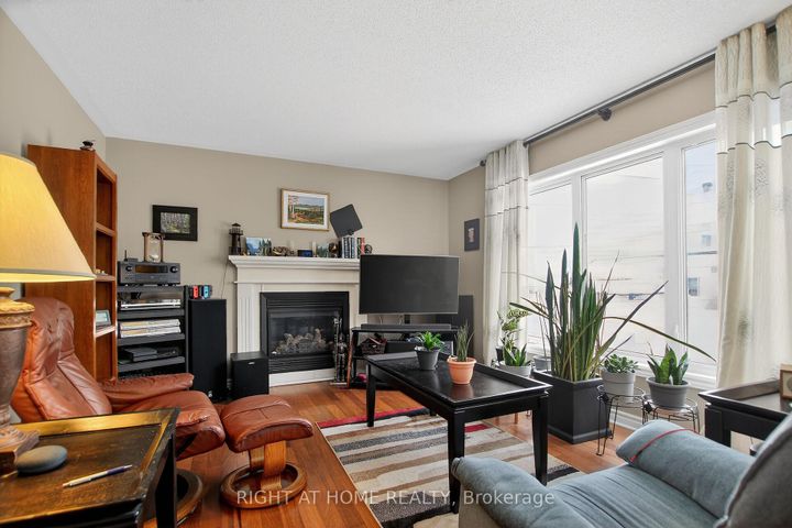 Photo 13 at 307 VENTANNA Way, Nepean (Strandherd), Ottawa