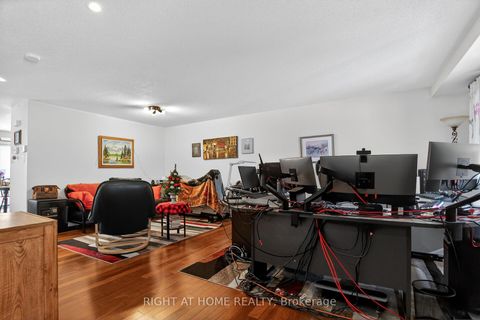 Photo 2 at 307 VENTANNA Way, Nepean (Strandherd), Ottawa