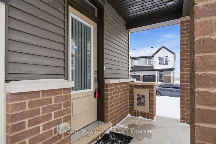Photo 2 at 840 Andesite Terrace, Nepean (Half Moon Bay), Ottawa