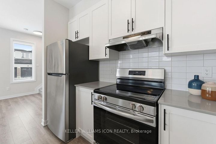 Photo 13 at 840 Andesite Terrace, Nepean (Half Moon Bay), Ottawa