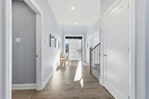 Photo 1 at 640 Meadowridge Circle, CARP, Carp