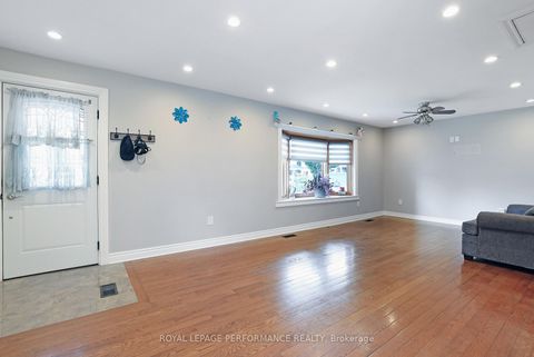 Photo 4 at 63 Wilson Street E, Perth