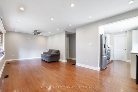 Photo 5 at 63 Wilson Street E, Perth