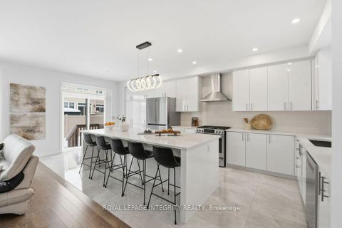 Photo 16 at 207 Osterley Way, Stittsville (South), Stittsville