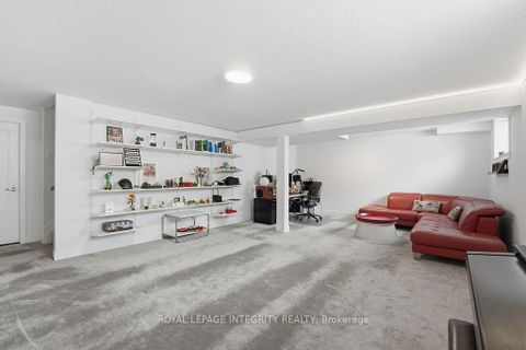 Photo 41 at 207 Osterley Way, Stittsville (South), Stittsville