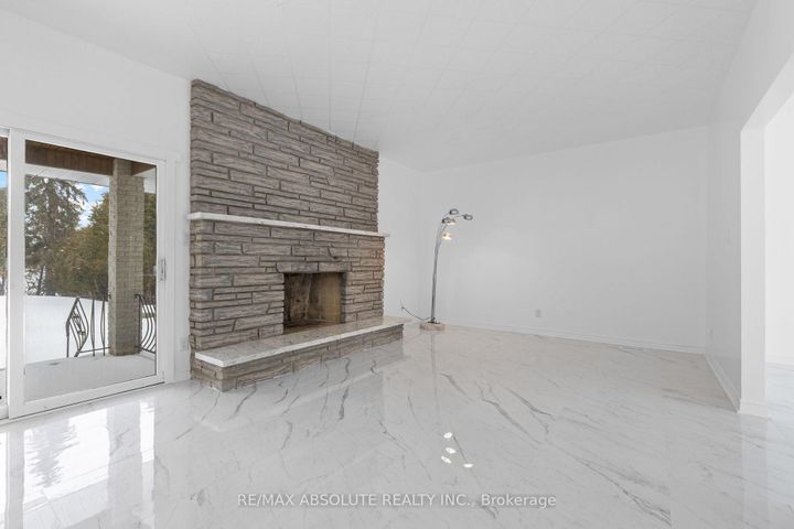 Photo 5 at 1444 Normandy Crescent, Nepean (Carleton Heights), Ottawa