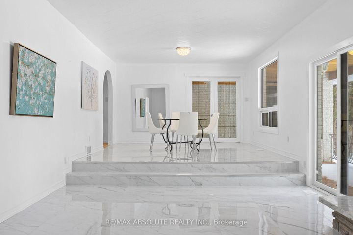 Photo 7 at 1444 Normandy Crescent, Nepean (Carleton Heights), Ottawa