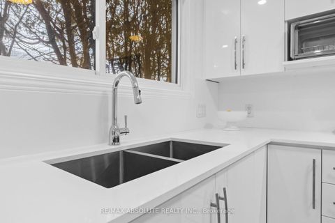Photo 17 at 1444 Normandy Crescent, Nepean (Carleton Heights), Ottawa
