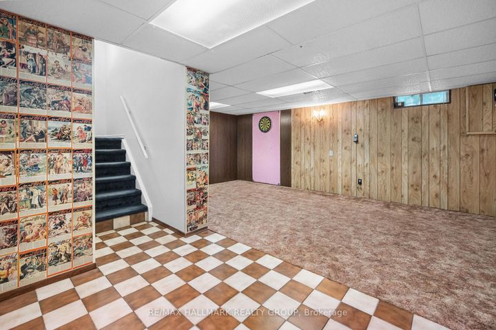 Photo 28 at 944 Greenbriar Avenue, Nepean (Carleton Heights), Ottawa