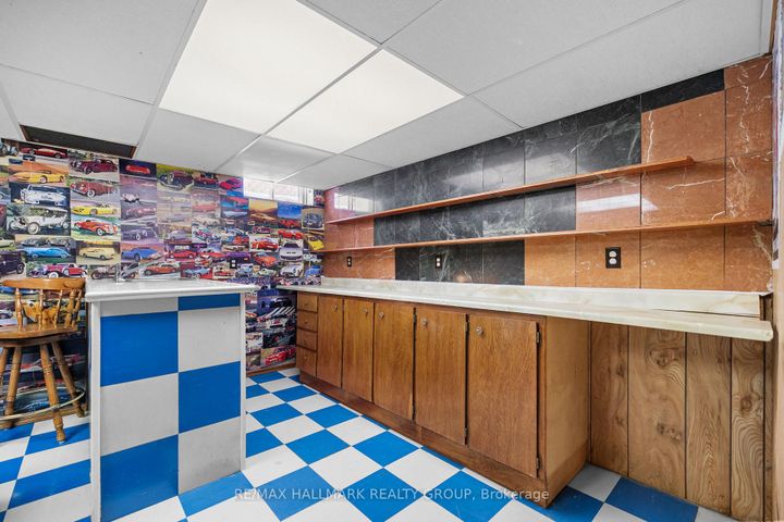 Photo 32 at 944 Greenbriar Avenue, Nepean (Carleton Heights), Ottawa