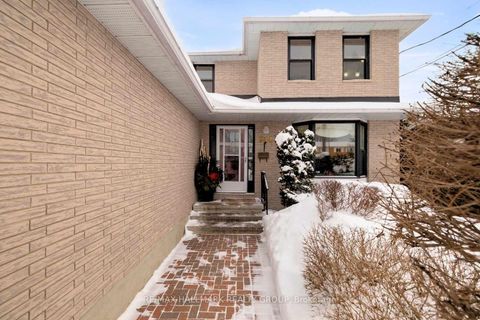 Photo 1 at 944 Greenbriar Avenue, Nepean (Carleton Heights), Ottawa