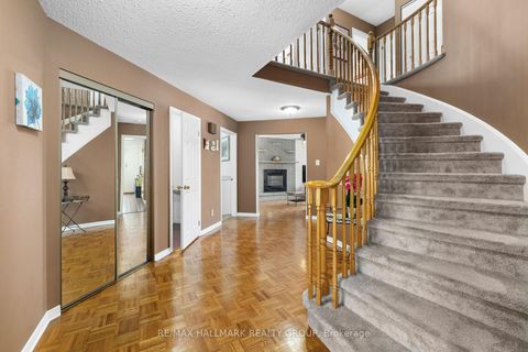 Photo 3 at 944 Greenbriar Avenue, Nepean (Carleton Heights), Ottawa